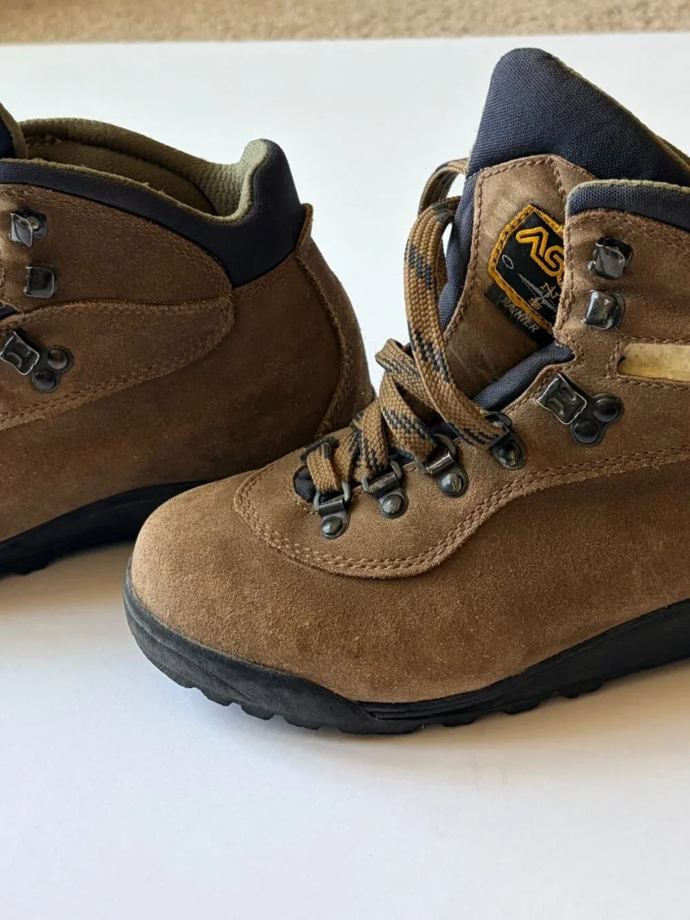 Asolo Rainier Suede Hiking Boots Women’s 7 Vibram Sole + Superfeet Insoles